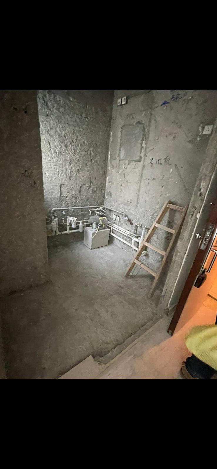 房內新裝供水喉同電箱位
